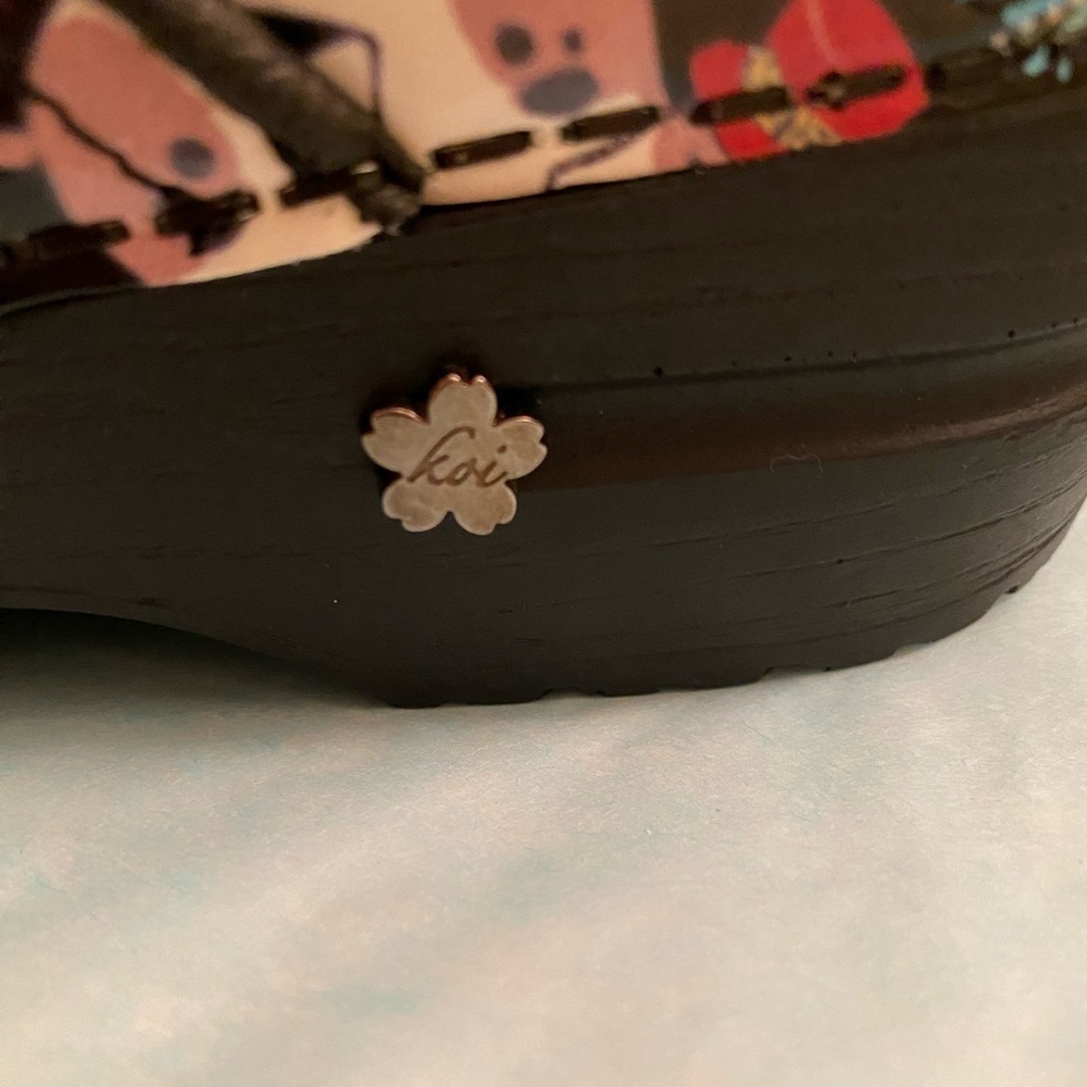 Koi By Sanita Women's Fancy Party Patent Leather Nursing Clogs BRAND NEW - Picture 8 of 11